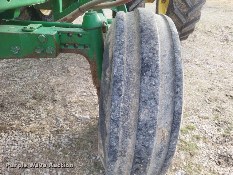 image for item DO4729 1993 John Deere 4560  tractor