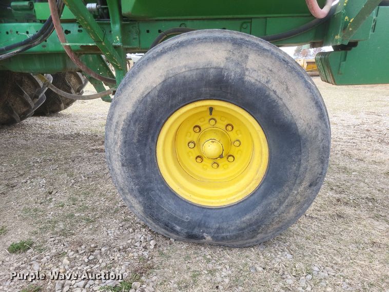 image for item DO4729 1993 John Deere 4560  tractor