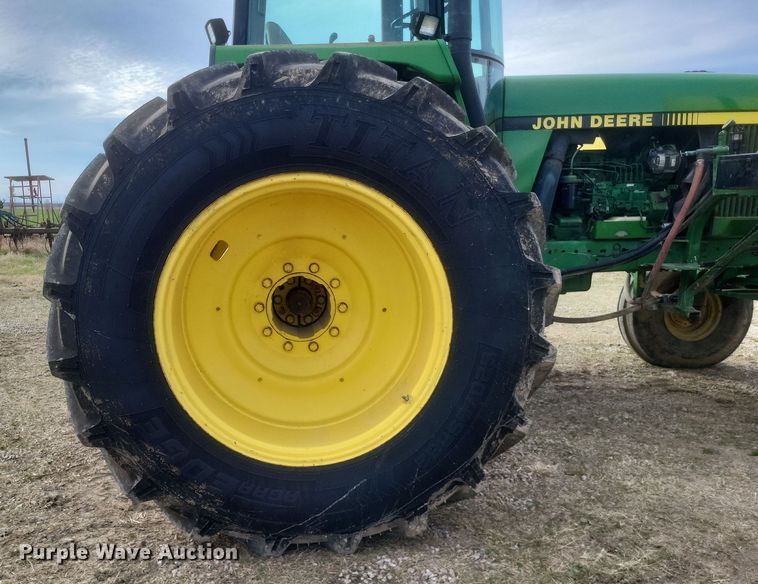 image for item DO4729 1993 John Deere 4560  tractor