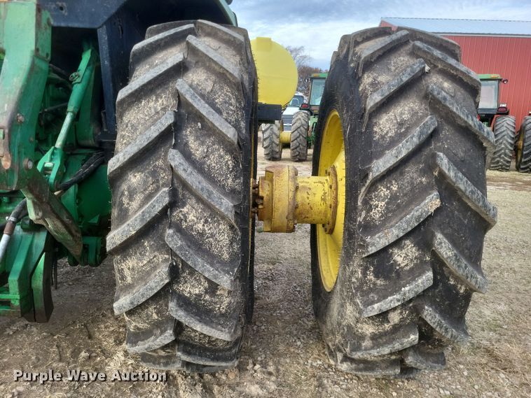 image for item DO4729 1993 John Deere 4560  tractor