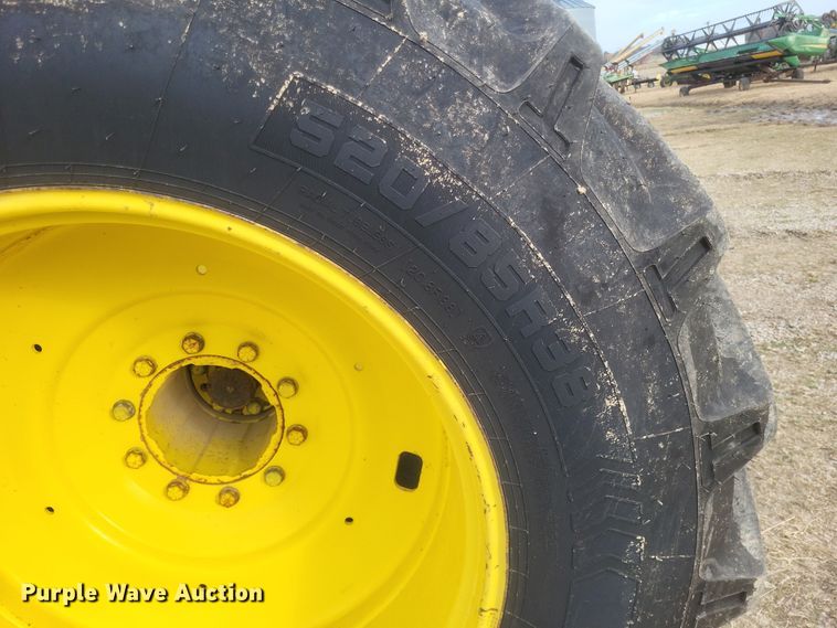 image for item DO4729 1993 John Deere 4560  tractor