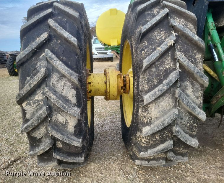 image for item DO4729 1993 John Deere 4560  tractor