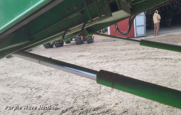 image for item DO4731 1998 John Deere 9510  RWA combine