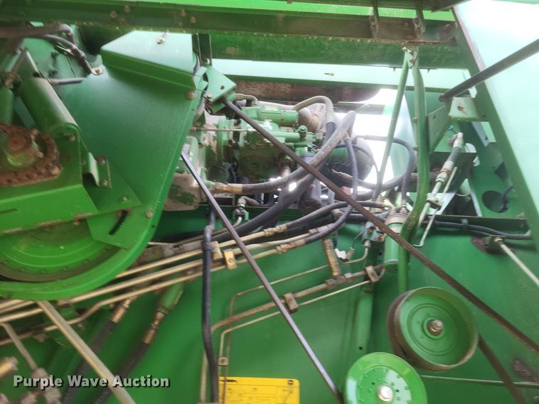 image for item DO4731 1998 John Deere 9510  RWA combine