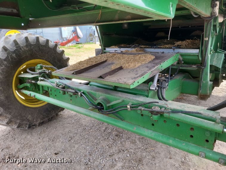 image for item DO4731 1998 John Deere 9510  RWA combine