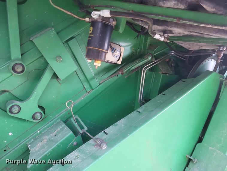 image for item DO4731 1998 John Deere 9510  RWA combine