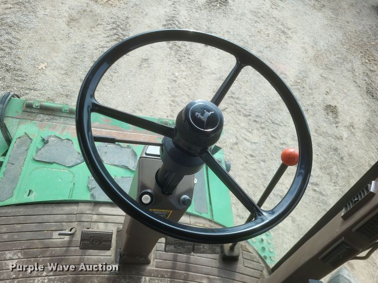 image for item DO4731 1998 John Deere 9510  RWA combine