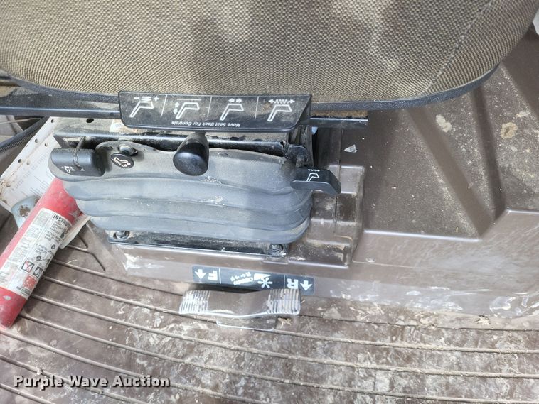 image for item DO4731 1998 John Deere 9510  RWA combine