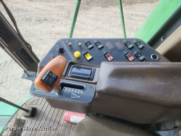 image for item DO4731 1998 John Deere 9510  RWA combine