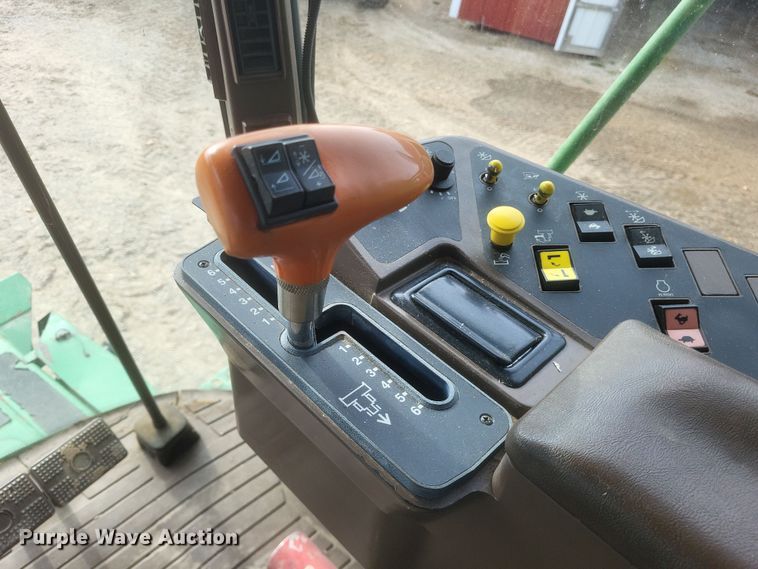 image for item DO4731 1998 John Deere 9510  RWA combine