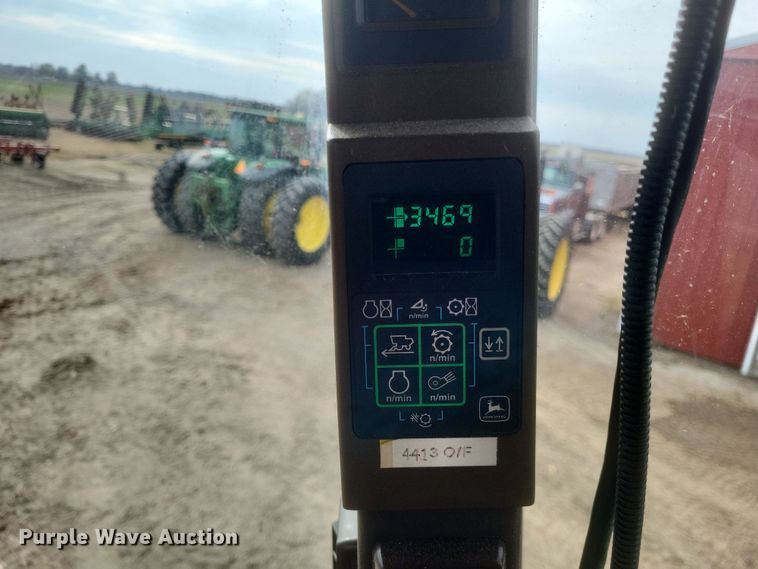 image for item DO4731 1998 John Deere 9510  RWA combine