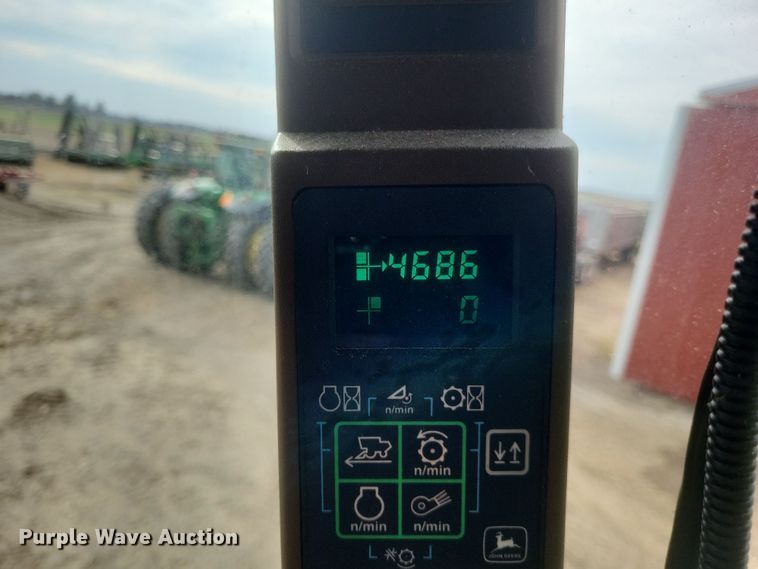 image for item DO4731 1998 John Deere 9510  RWA combine