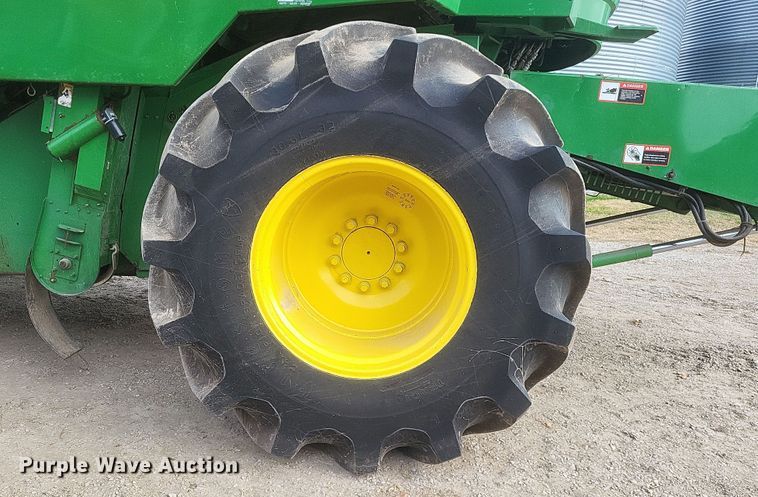 image for item DO4731 1998 John Deere 9510  RWA combine