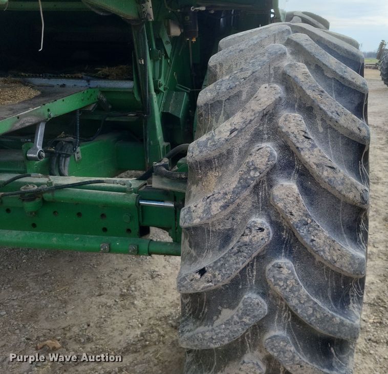 image for item DO4731 1998 John Deere 9510  RWA combine