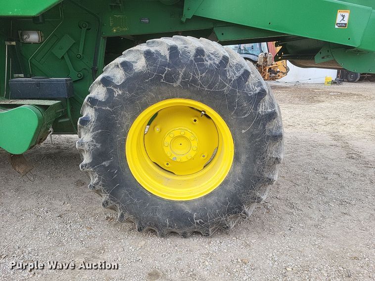 image for item DO4731 1998 John Deere 9510  RWA combine