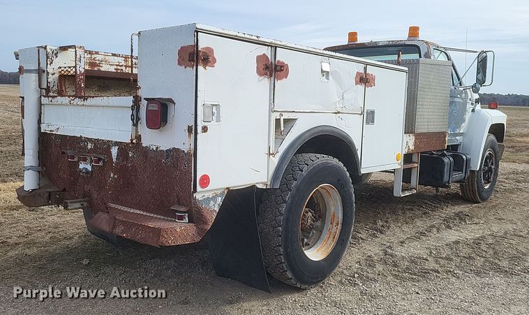 image for item DO4733 1992 Ford F700  utility / service truck