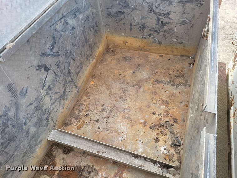 image for item DO4733 1992 Ford F700  utility / service truck