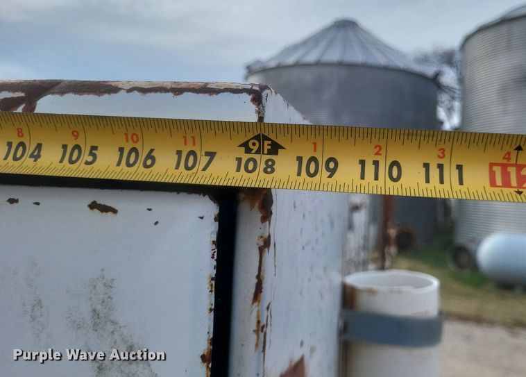 image for item DO4733 1992 Ford F700  utility / service truck