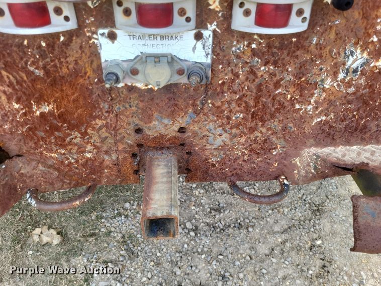 image for item DO4733 1992 Ford F700  utility / service truck