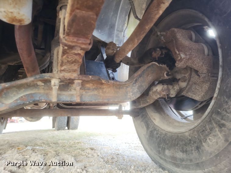 image for item DO4733 1992 Ford F700  utility / service truck