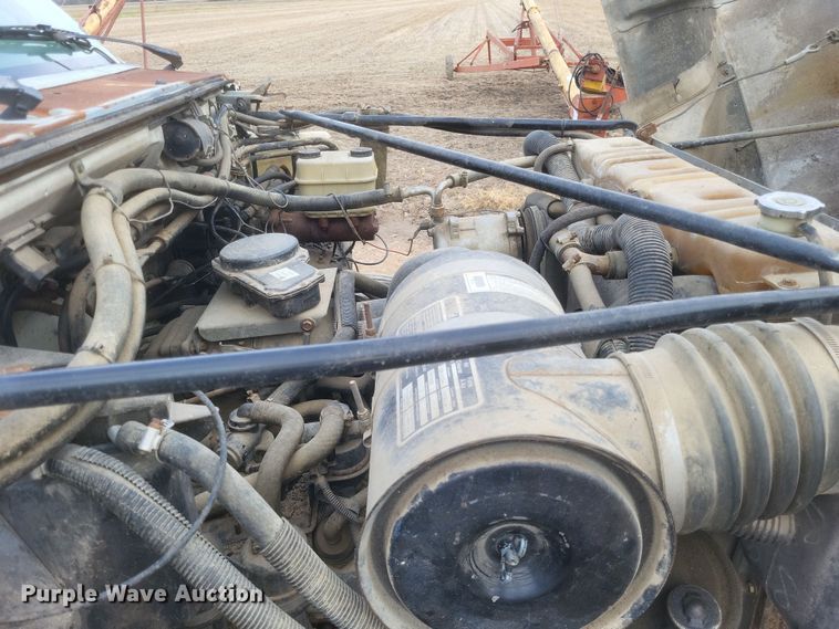 image for item DO4733 1992 Ford F700  utility / service truck