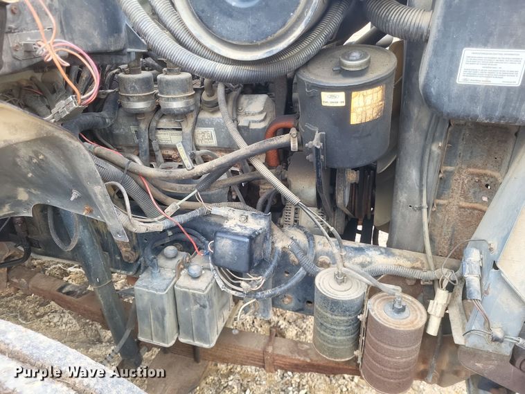 image for item DO4733 1992 Ford F700  utility / service truck