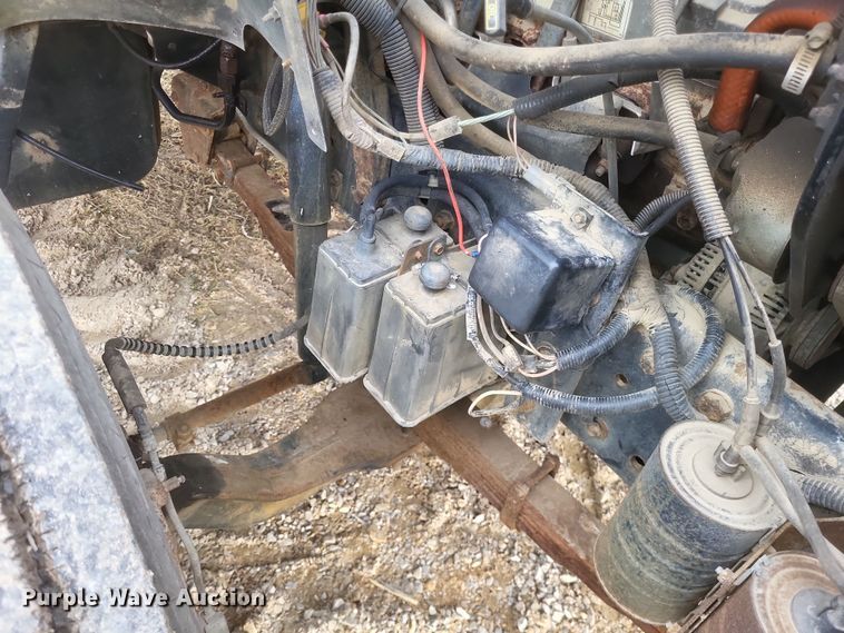 image for item DO4733 1992 Ford F700  utility / service truck