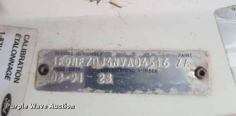 image for item DO4733 1992 Ford F700  utility / service truck