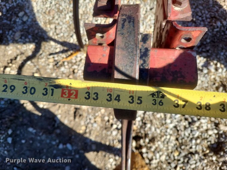 image for item DO4735 Case IH  row crop cultivator