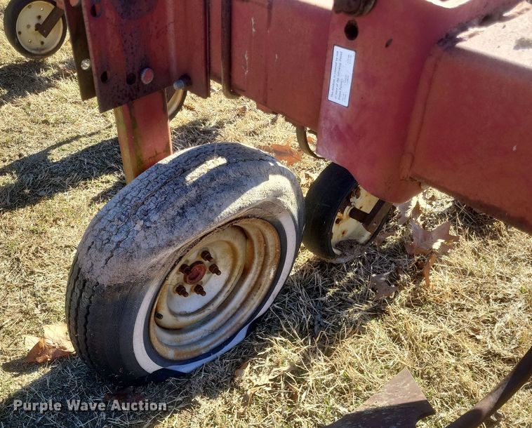 image for item DO4735 Case IH  row crop cultivator