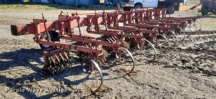 image for item DO4736 Lilliston  row crop cultivator