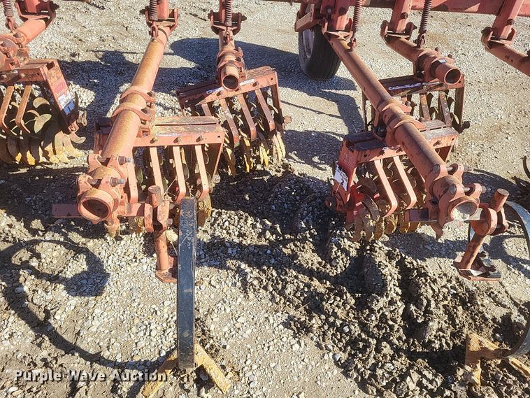 image for item DO4736 Lilliston  row crop cultivator