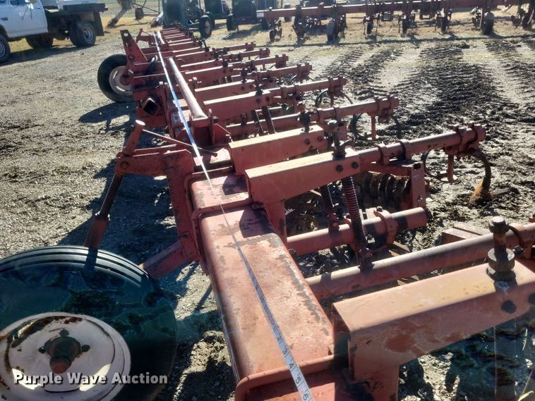 image for item DO4736 Lilliston  row crop cultivator