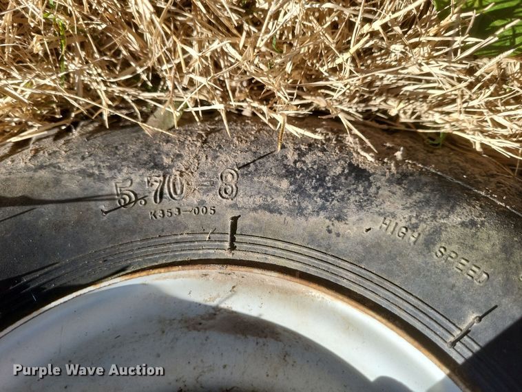 image for item DO4737 Grassworks Weed Wiper