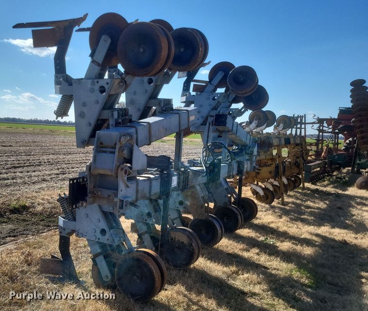 image for item DO4740 Hiniker 5000  row crop cultivator