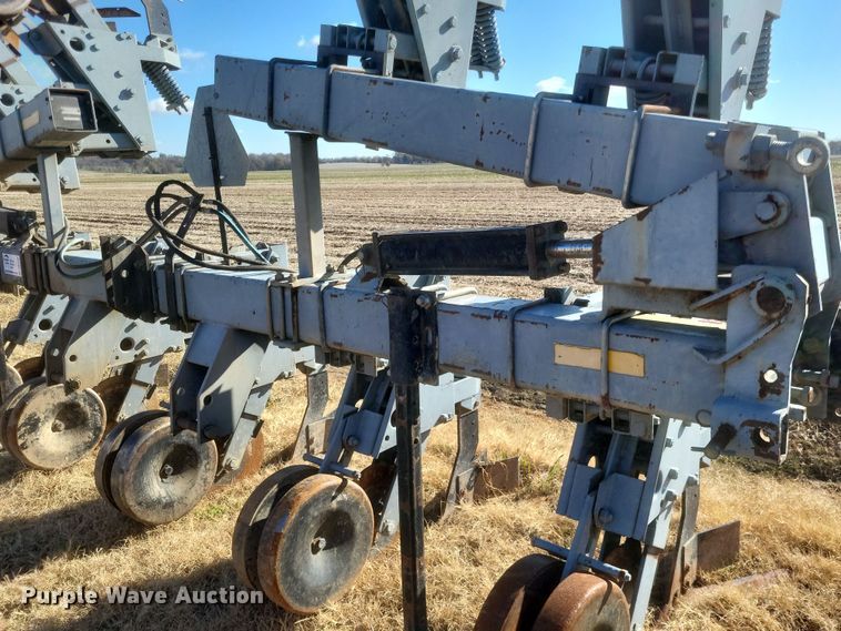 image for item DO4740 Hiniker 5000  row crop cultivator