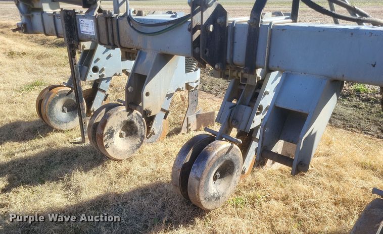 image for item DO4740 Hiniker 5000  row crop cultivator