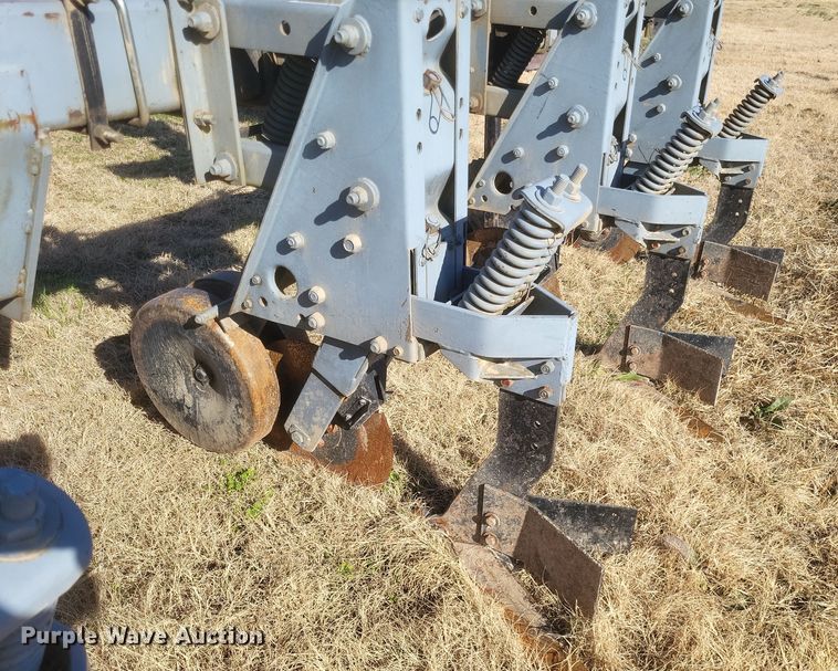 image for item DO4740 Hiniker 5000  row crop cultivator