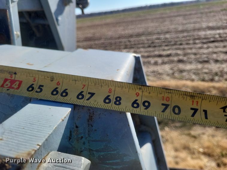 image for item DO4740 Hiniker 5000  row crop cultivator