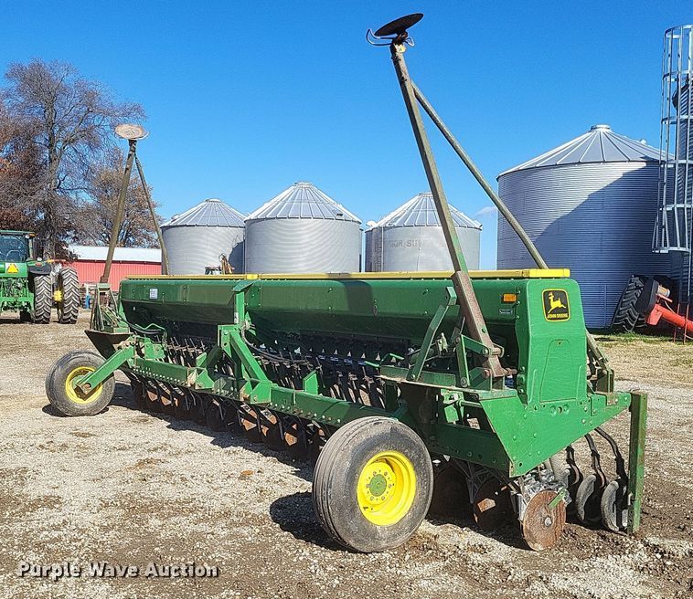 image for item DO4743 John Deere 520  grain drill