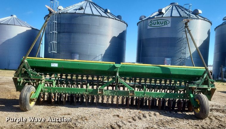 image for item DO4743 John Deere 520  grain drill