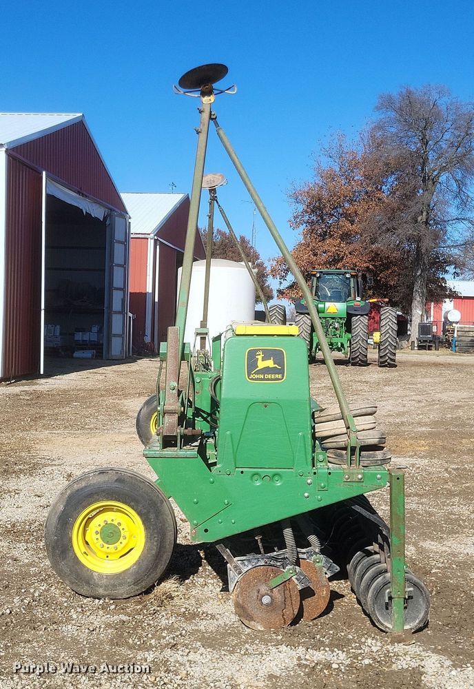 image for item DO4743 John Deere 520  grain drill