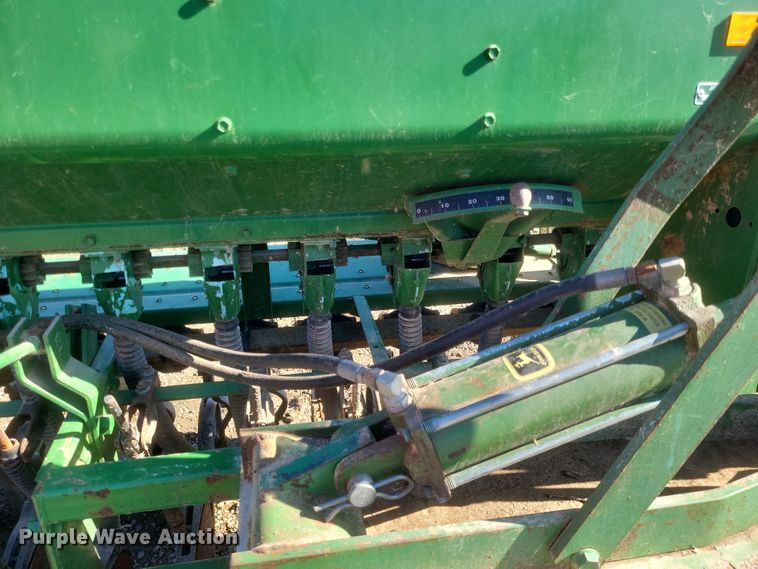 image for item DO4743 John Deere 520  grain drill