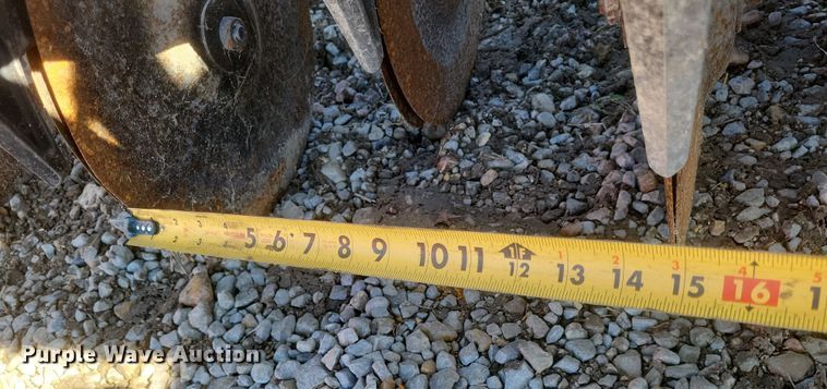 image for item DO4743 John Deere 520  grain drill