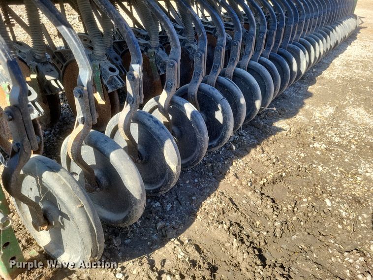 image for item DO4743 John Deere 520  grain drill