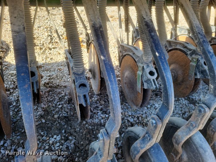 image for item DO4743 John Deere 520  grain drill