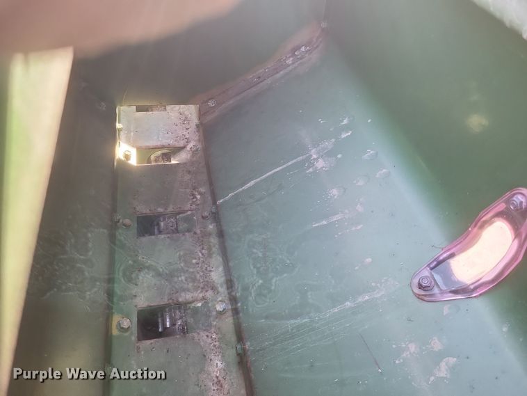 image for item DO4743 John Deere 520  grain drill