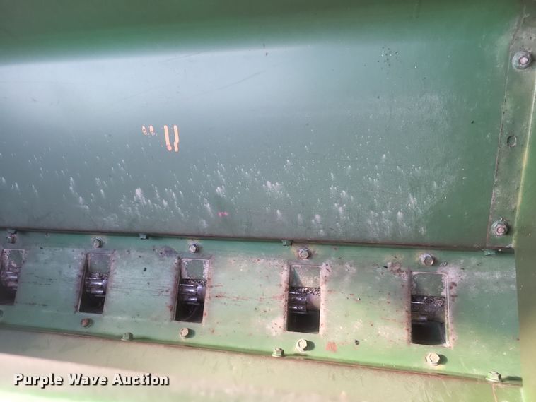 image for item DO4743 John Deere 520  grain drill
