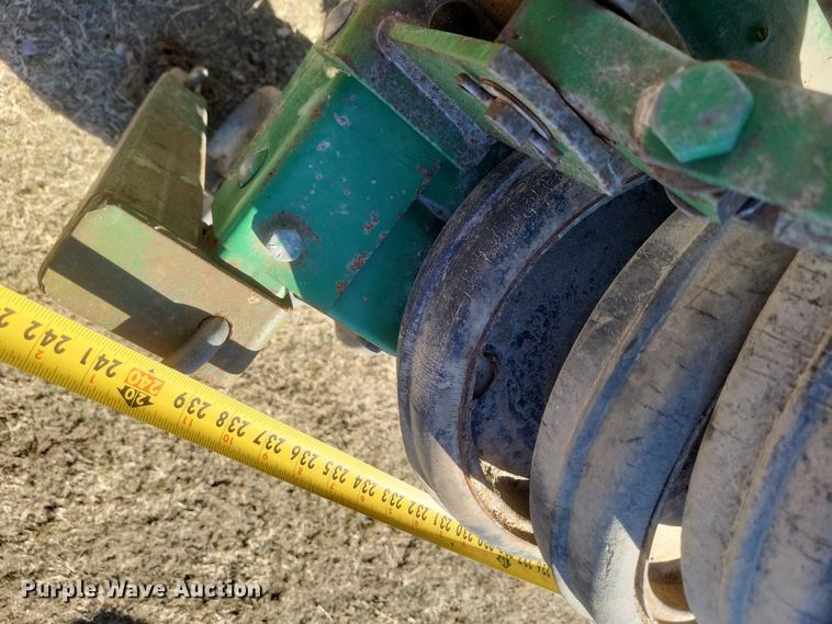 image for item DO4743 John Deere 520  grain drill