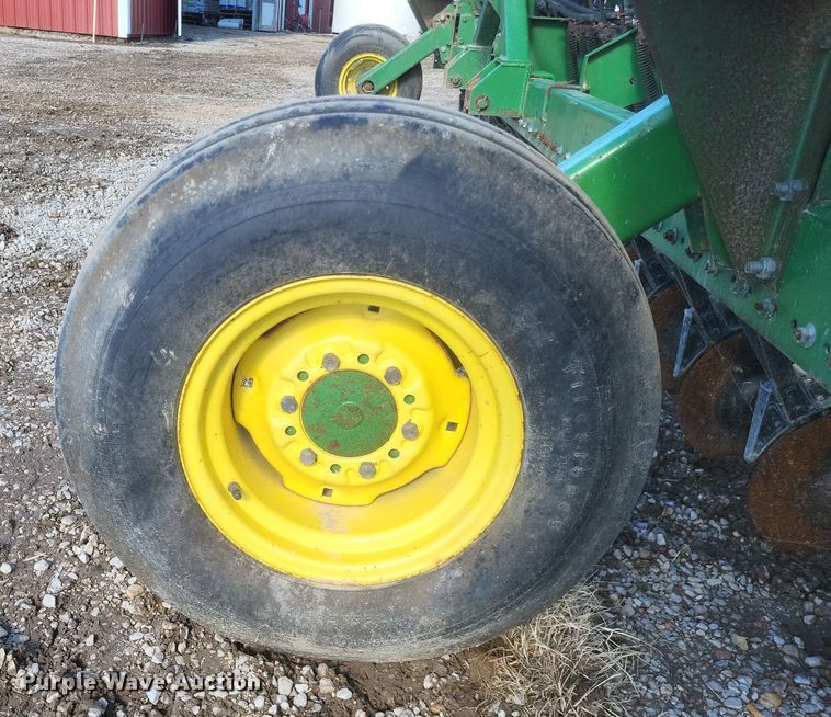 image for item DO4743 John Deere 520  grain drill